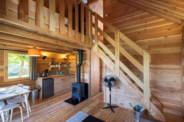 Cabin, 2 Bedrooms | Private kitchen | Stovetop, coffee/tea maker, cookware/dishes/utensils