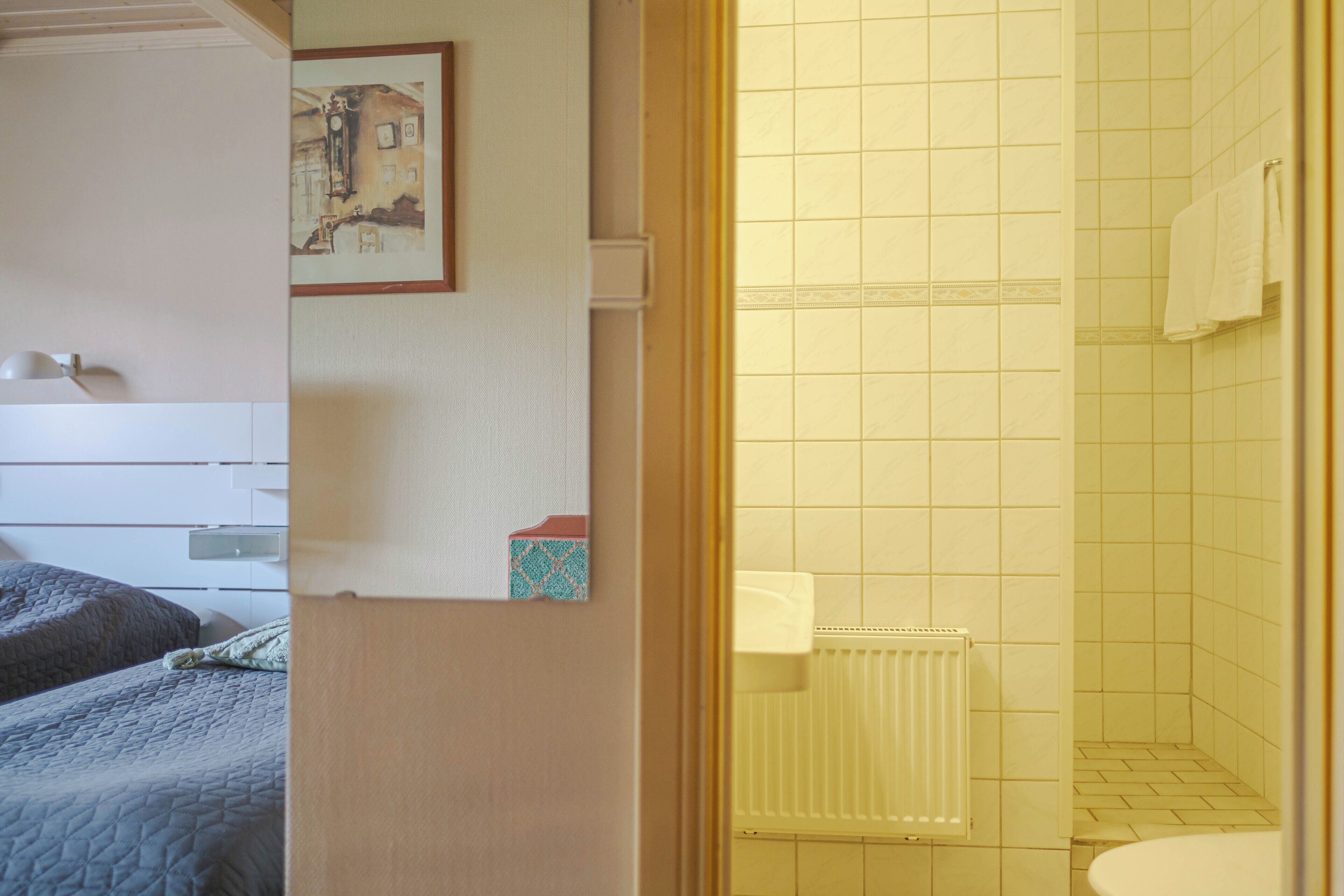 standard double or twin room, 2 single beds, non smoking, garden view | bathroom | shower, hair dryer, towels, soap