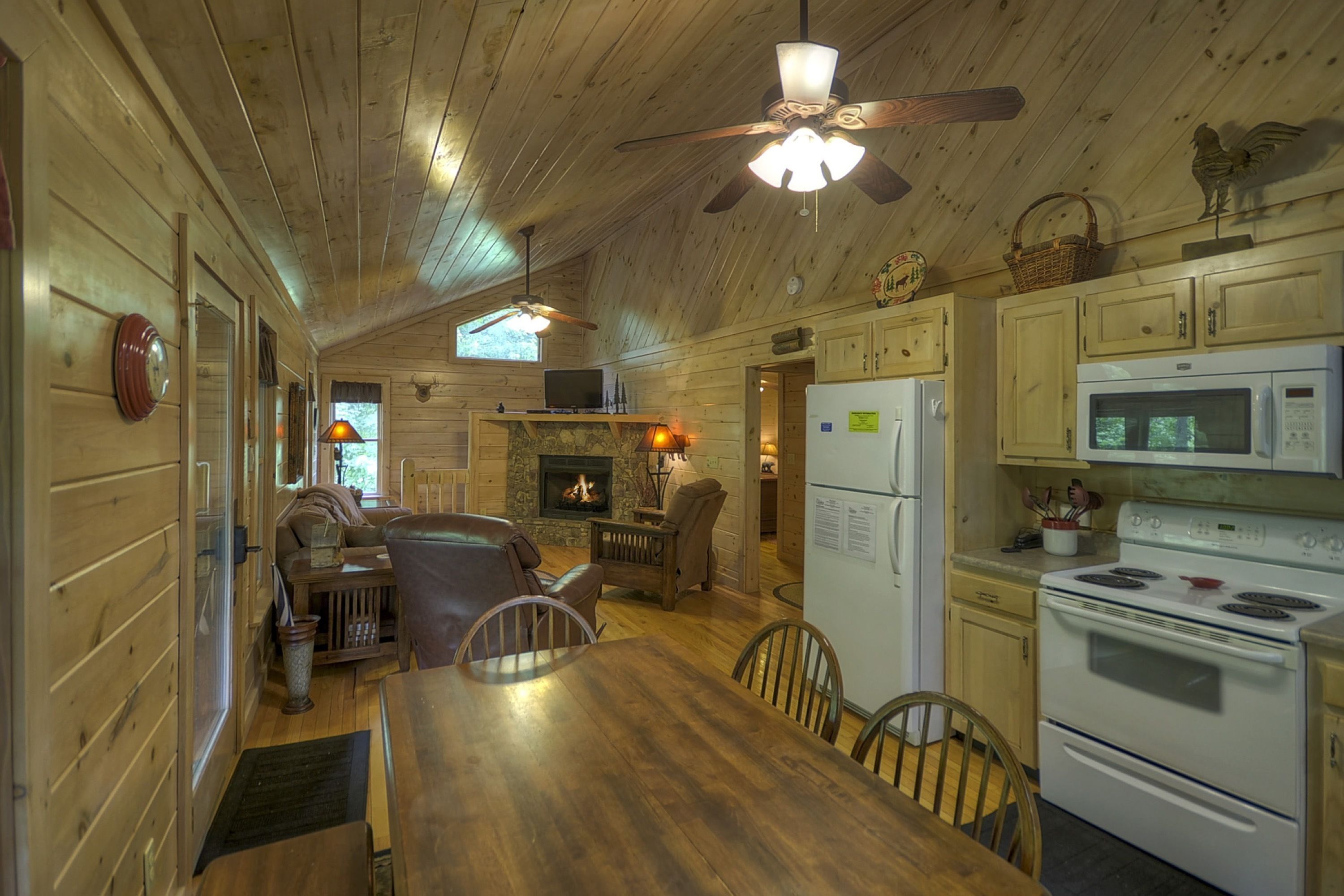 Cabin, Multiple Beds, Non Smoking | In-room dining
