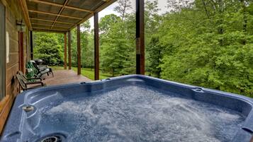 Private spa tub