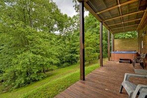 Cabin, Multiple Beds, Non Smoking | Terrace/patio