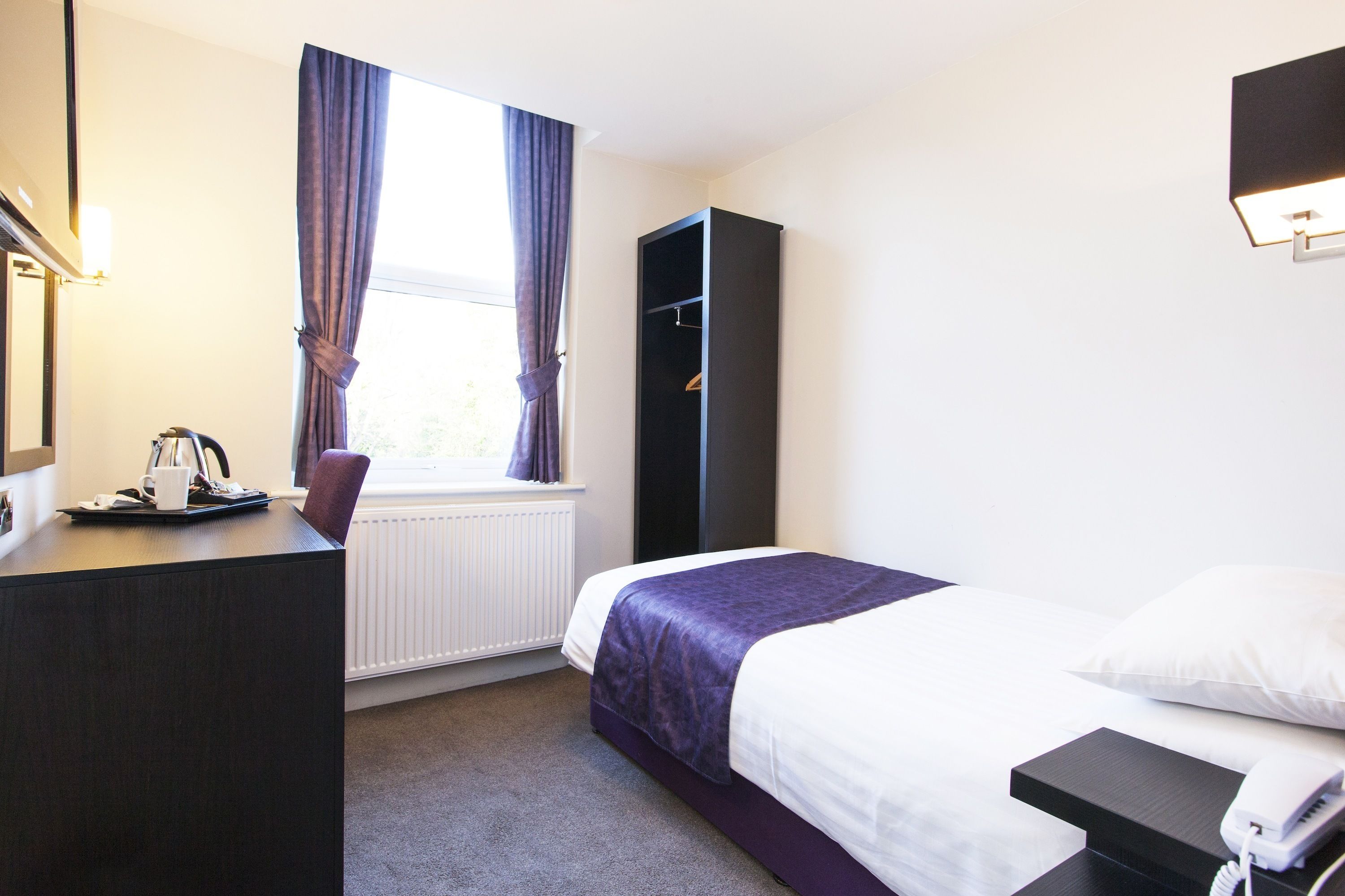 single room | desk, blackout curtains, iron/ironing board, free wifi