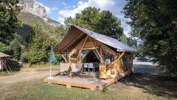 Deluxe Tent (Trappeur II) | Terrace/patio