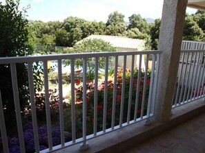 Habitación, 1 cama matrimonial, para no fumadores, vista al jardín | Terraza o patio