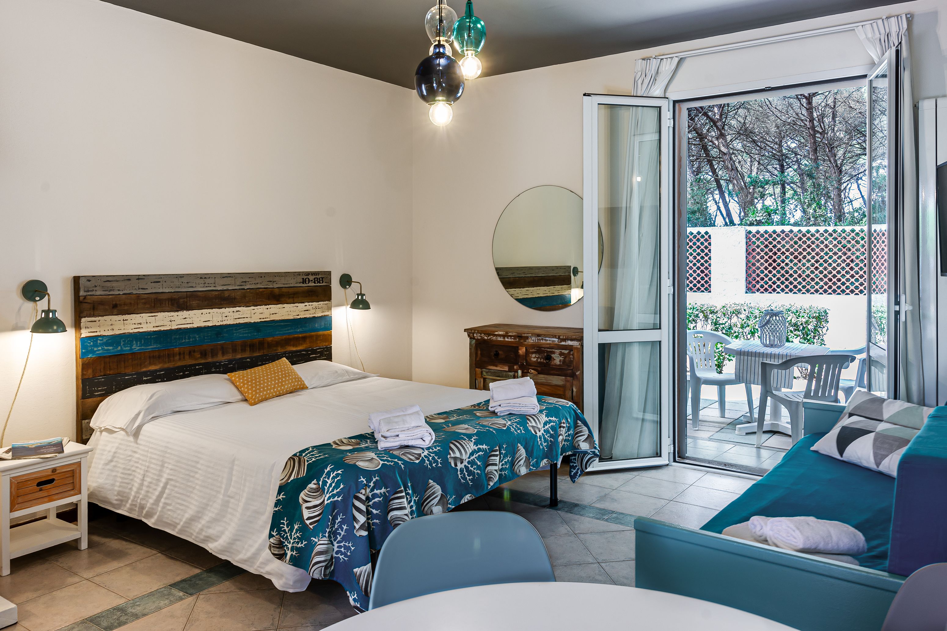 In-room safe, free WiFi, bed sheets