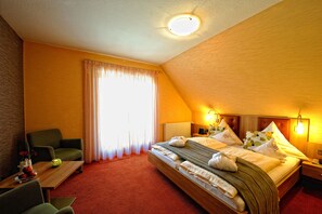 Egyptian cotton sheets, premium bedding, in-room safe - Landhotel Talblick (Neuweiler)