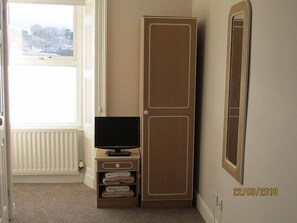 Free WiFi, bed sheets - No 3 Victoria Road (Penrith)