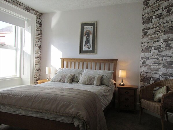 Free WiFi, bed sheets - No 3 Victoria Road (Penrith)