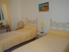 ห้องดับเบิล | ตู้นิรภัยในห้องพัก, โต๊ะทำงาน, ห้องเก็บเสียง, Wi-Fi ฟรี