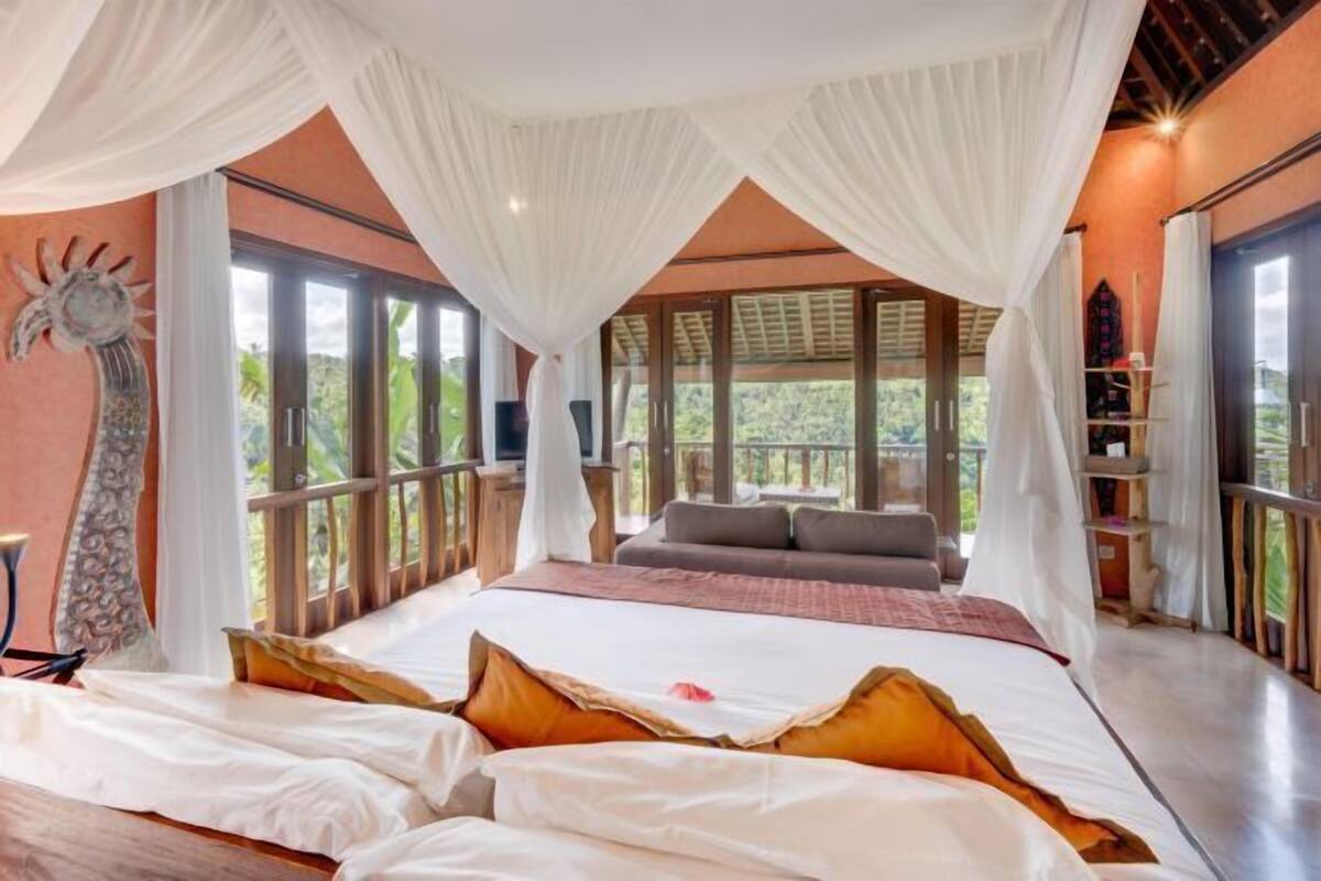 Minibar, in-room safe, desk, blackout drapes