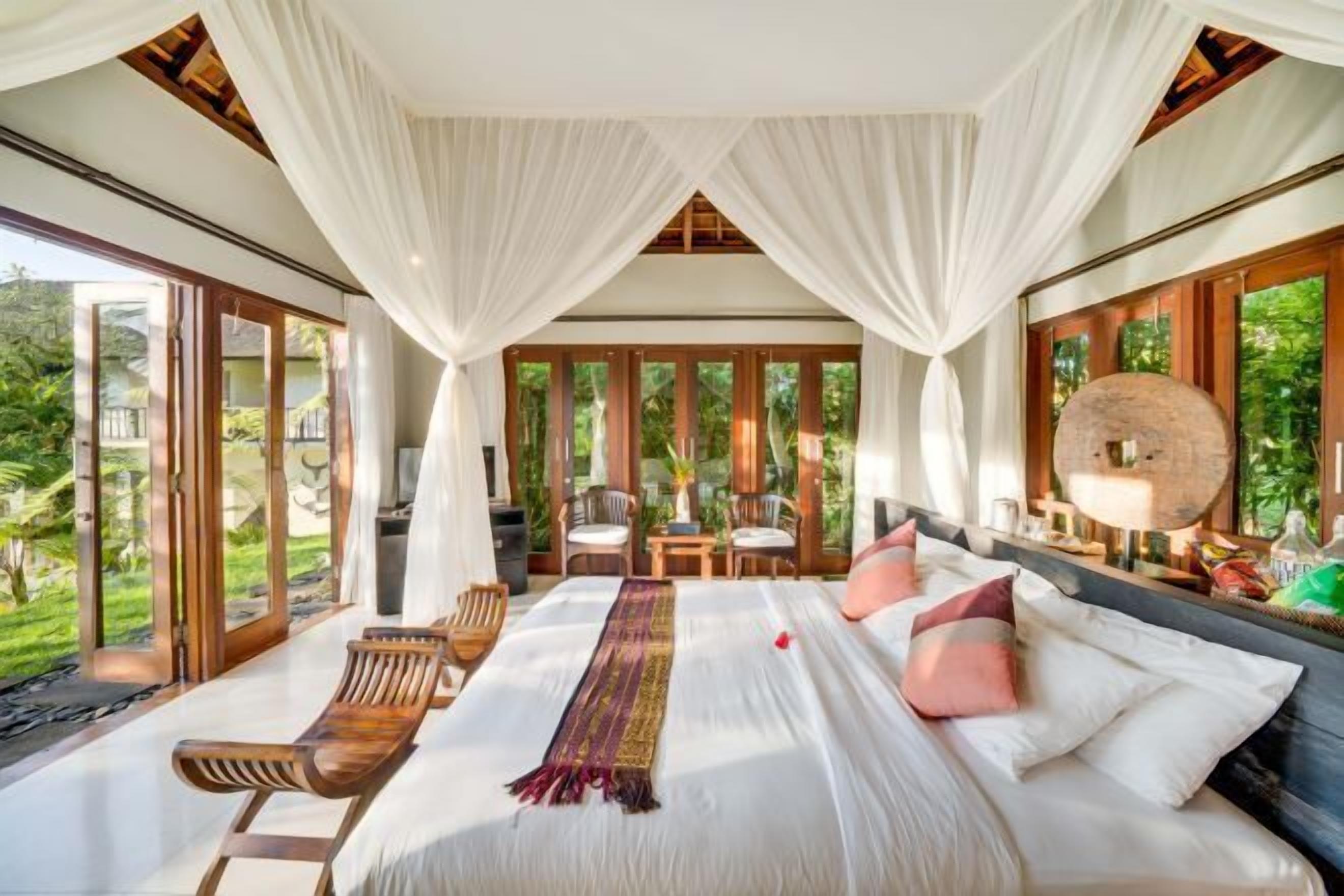 Minibar, in-room safe, desk, blackout drapes