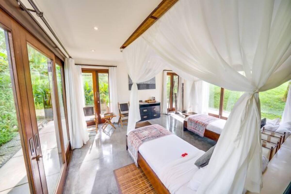 Minibar, in-room safe, desk, blackout drapes