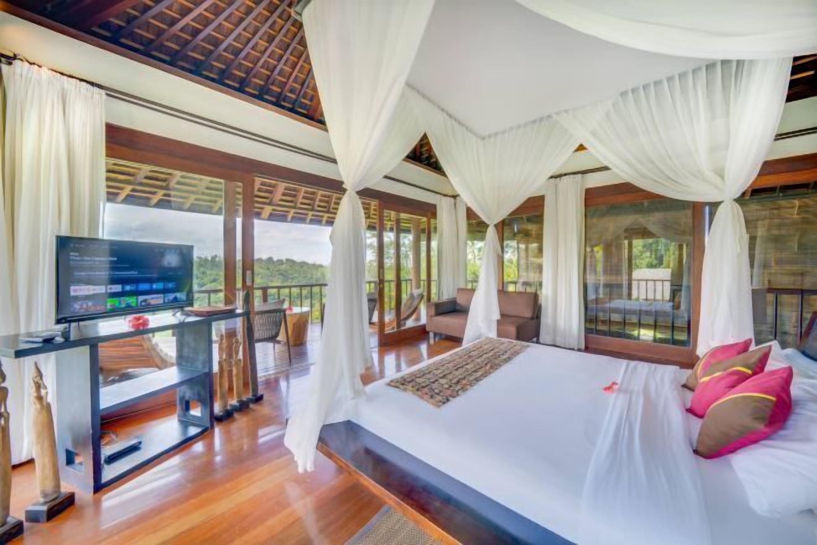 Minibar, in-room safe, desk, blackout drapes