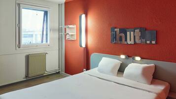 Standard Double Room, Non Smoking | 1 bedroom, desk, free WiFi, bed sheets