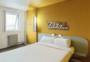 Standard Double Room, Non Smoking | Desk, free WiFi, bed sheets - B&B Hotel Vitry-Sur-Seine (Vitry-sur-Seine)