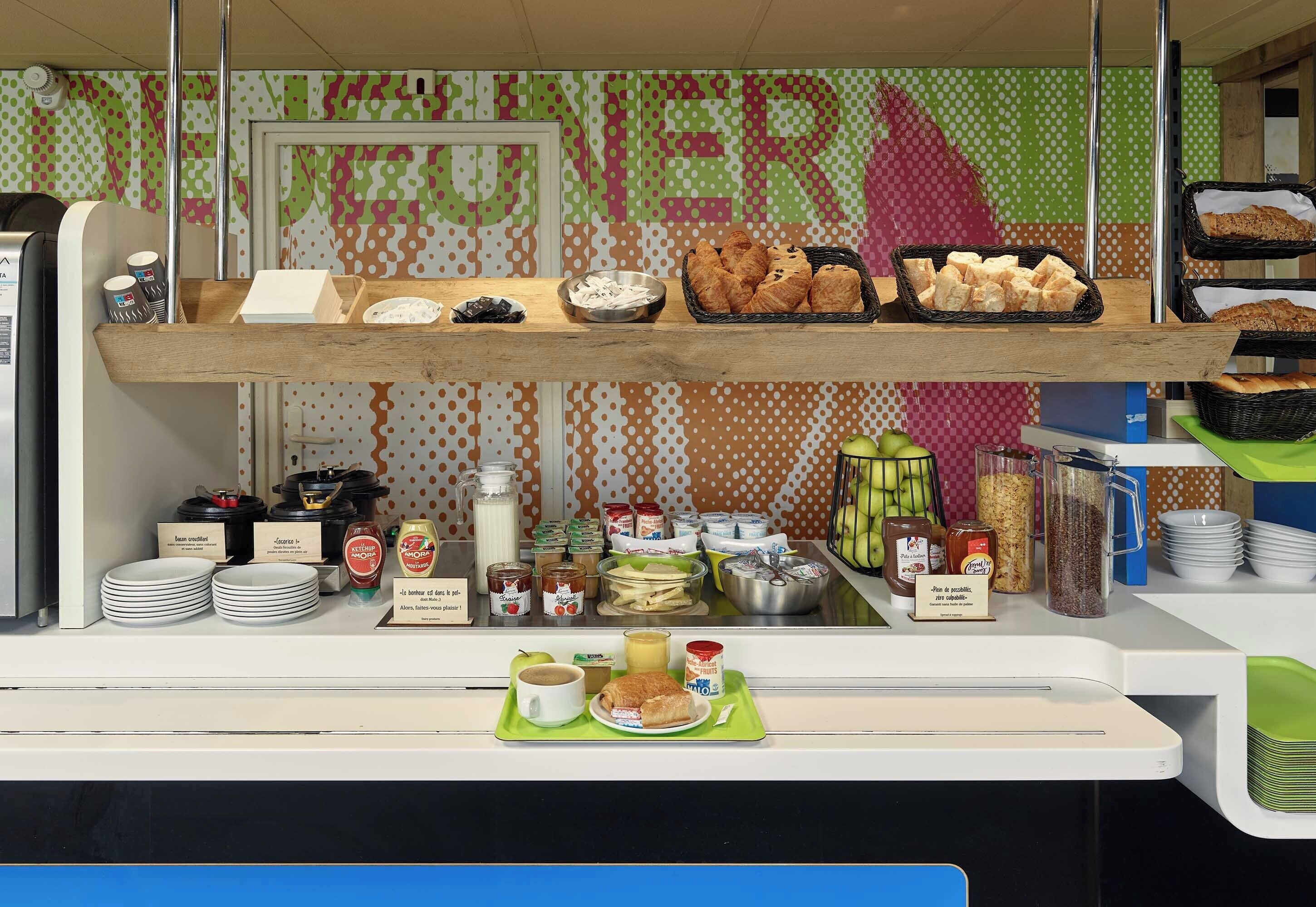 Daily buffet breakfast for a fee