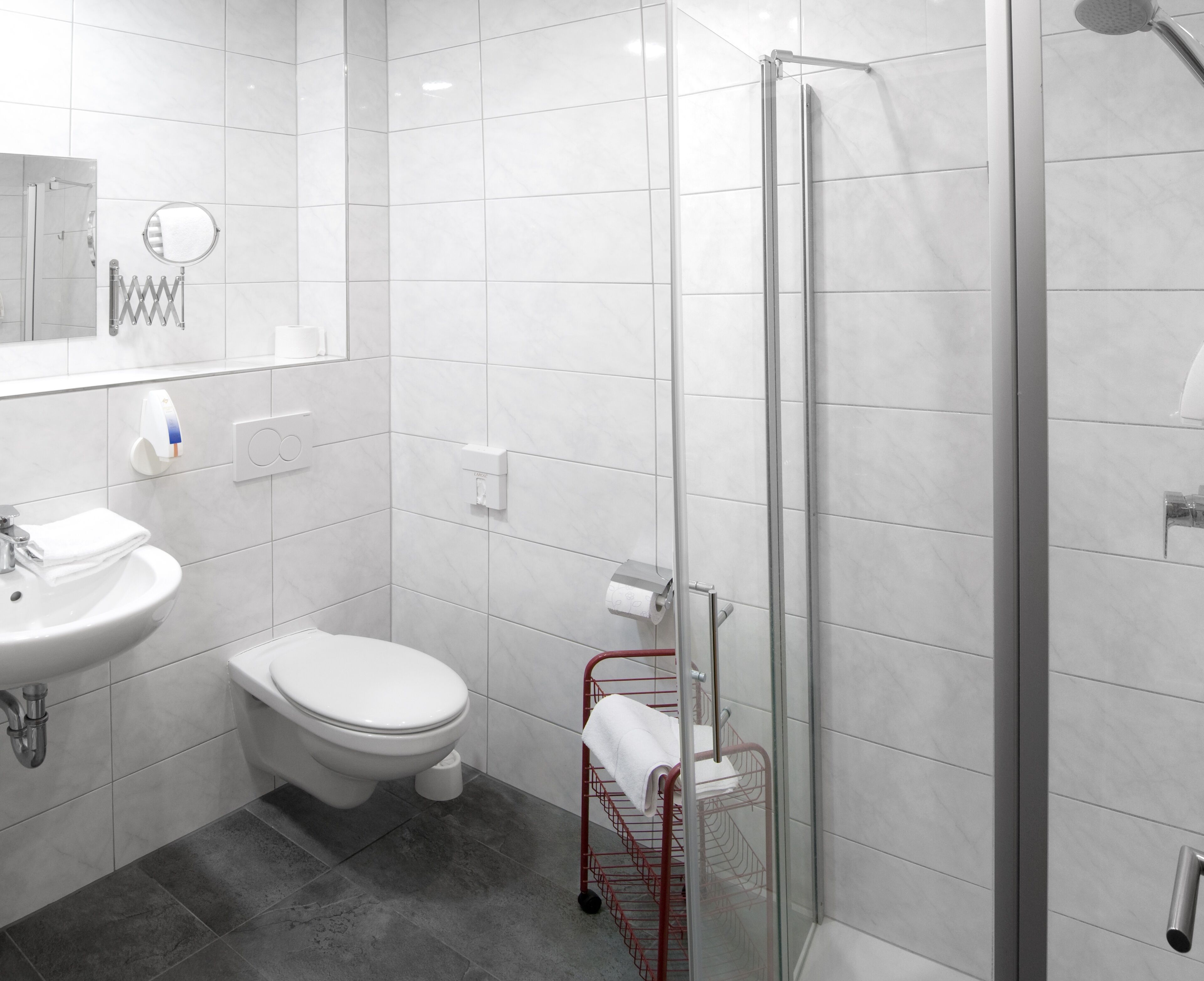 Doppelzimmer | Badezimmer | Dusche, Haartrockner, Handtücher