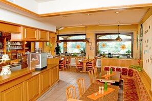 酒吧（店内）