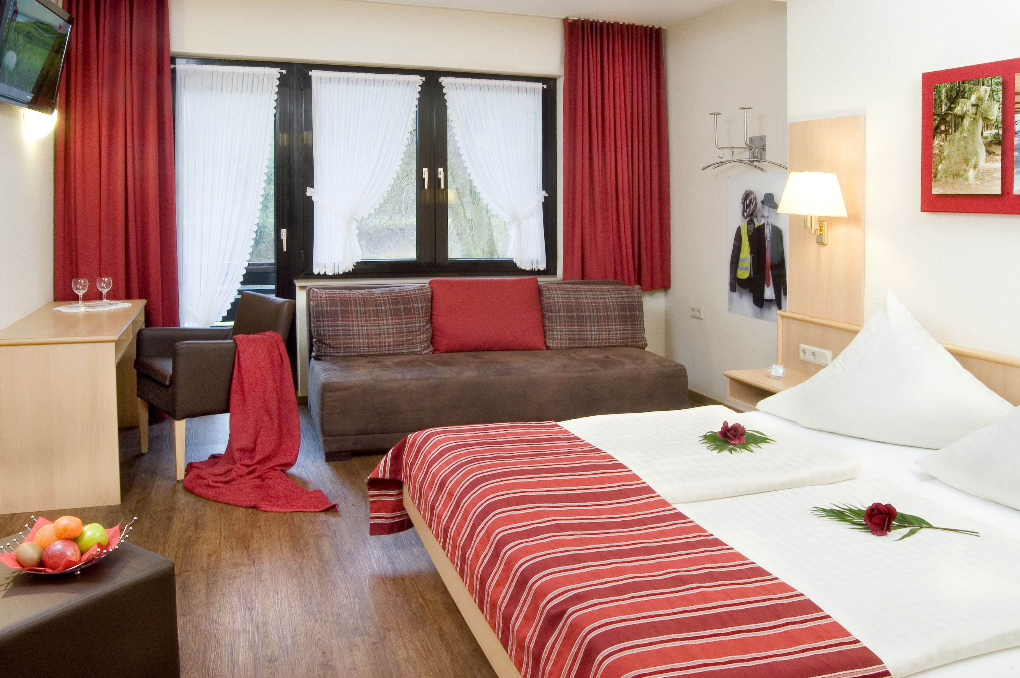 1 slaapkamer, een kluis op de kamer, een bureau, een laptopwerkplek