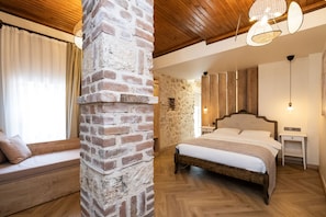 Deluxe Studio Suite, 1 Double Bed with Sofa bed, Non Smoking, Bathtub | 1 bedroom, premium bedding, minibar, in-room safe - Saye Konak Kaleiçi&Oldtown (Antalya)