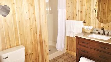 Premium Cabin, 1 Queen Bed, Non Smoking | Bathroom | Shower, free toiletries, hair dryer, towels