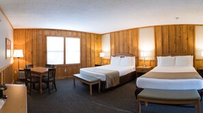 Standard Double Room, 2 Queen Beds, Non Smoking | Living area