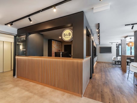 B&B HOTEL Freiburg-West