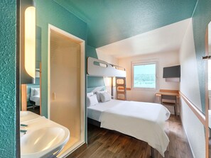 Desk, blackout curtains, soundproofing, free WiFi - B&B HOTEL Freiburg-West (Freiburg im Breisgau)