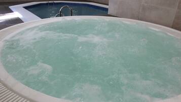 Indoor spa tub