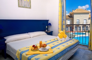 Dúplex Club, 2 habitaciones, junto a la piscina | 2 dormitorios, escritorio, espacio para trabajar con un portátil