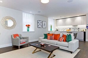 Economy Apartment | Living area
