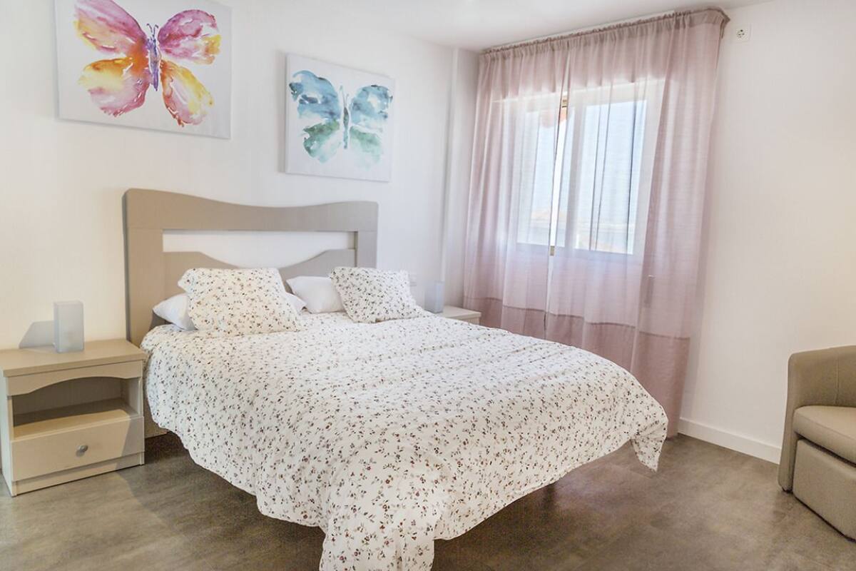 2 bedrooms, bed sheets