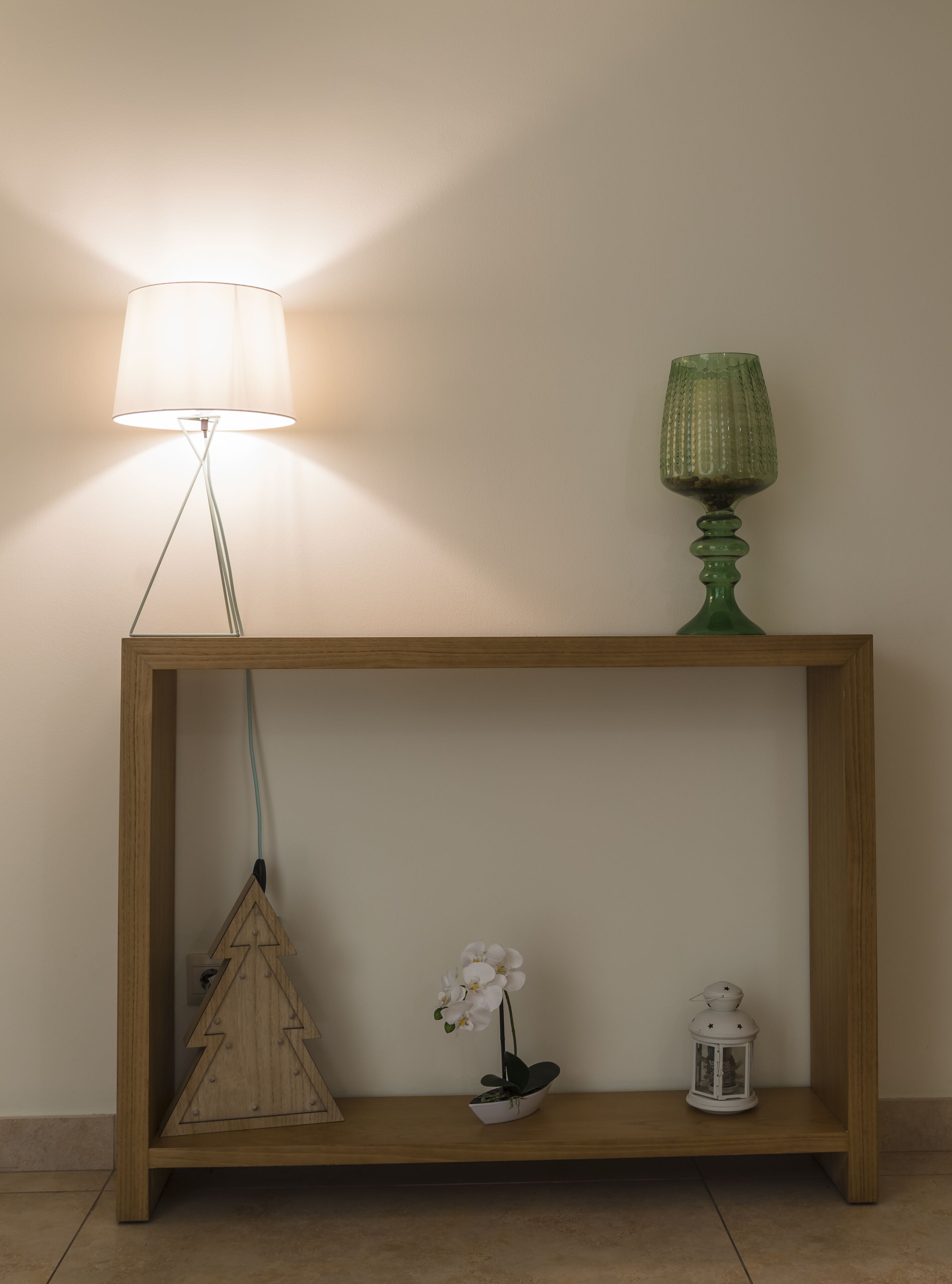 32-inch plasma tv with premium tv channels, tv