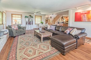 LED TV - Moonshadow Bed and Breakfast (Hammondsport)