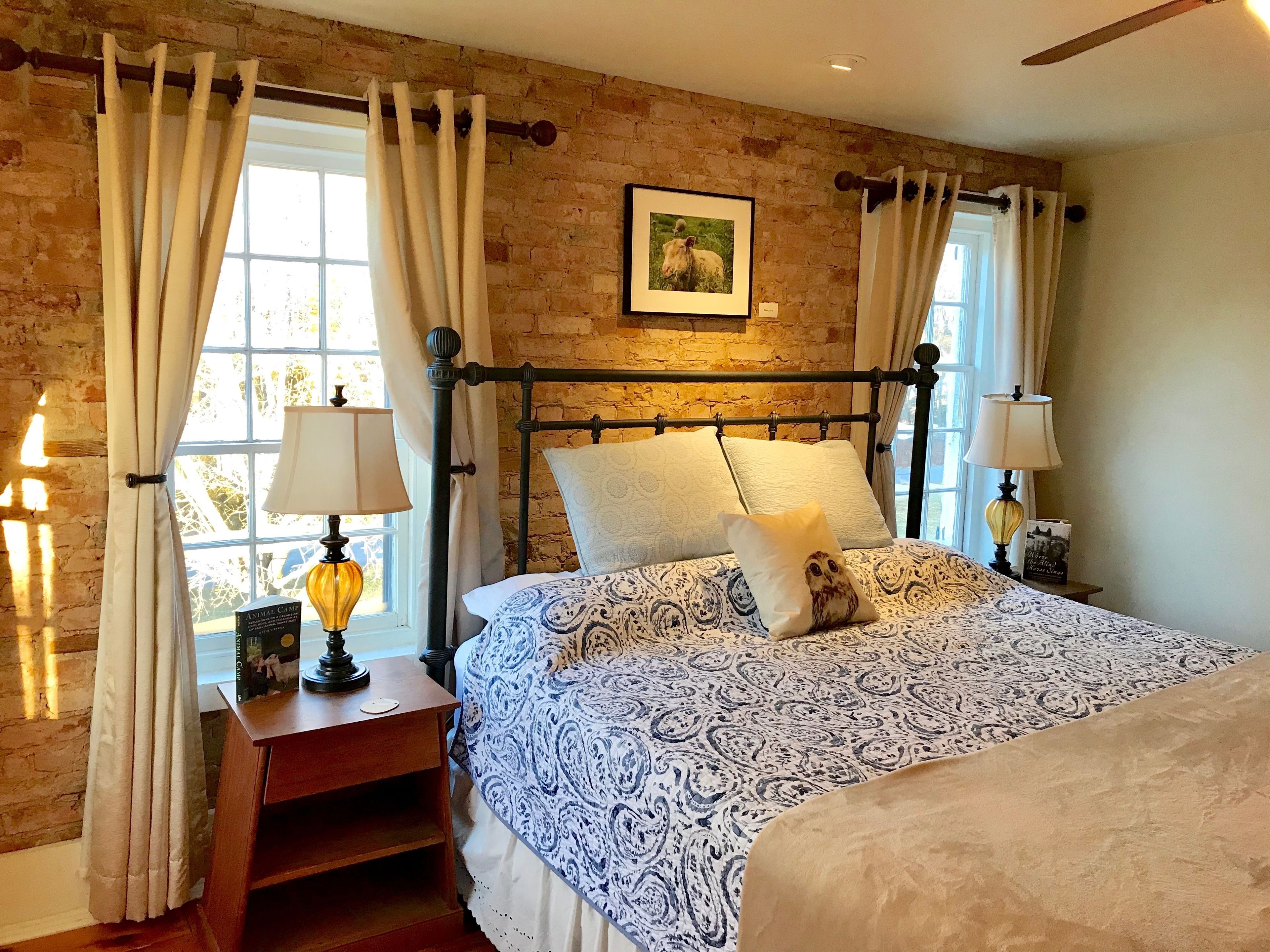 Rambo | Individually decorated, individually furnished, rollaway beds, free WiFi