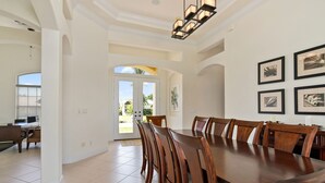 Dining - Waterfront 4BR, 4BA Marco Island home with heated pool and Wi-Fi. (Marco Island)