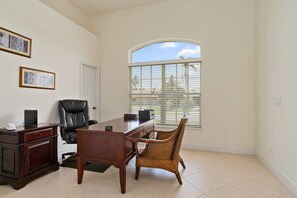 Lobby - Waterfront 4BR, 4BA Marco Island home with heated pool and Wi-Fi. (Marco Island)