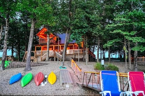 Property grounds - Fishing Boats Coming Spring '26! Macks Creek Cabin (Macks Creek)