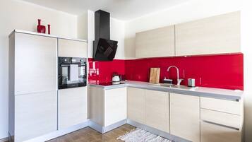 Réfrigérateur, four, plaque de cuisson, lave-vaisselle