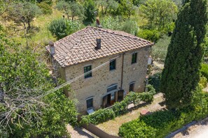 Exterior - FALCO: Peaceful farmcottage close to Tuscany 's treasures, 1 mile from shops (Poggibonsi)