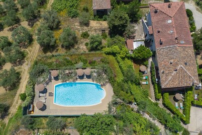 FALCO: Peaceful farmcottage close to Tuscany 's treasures, 1 mile from shops 