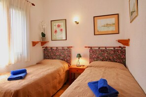 2 chambres, fer et planche Ă repasser, accĂšs au Wi-Fi (inclus)
