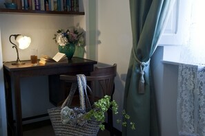 Interior - RONDINE: Peaceful farmhouse close to Tuscany 's treasures, 1mile from shops far (Poggibonsi)