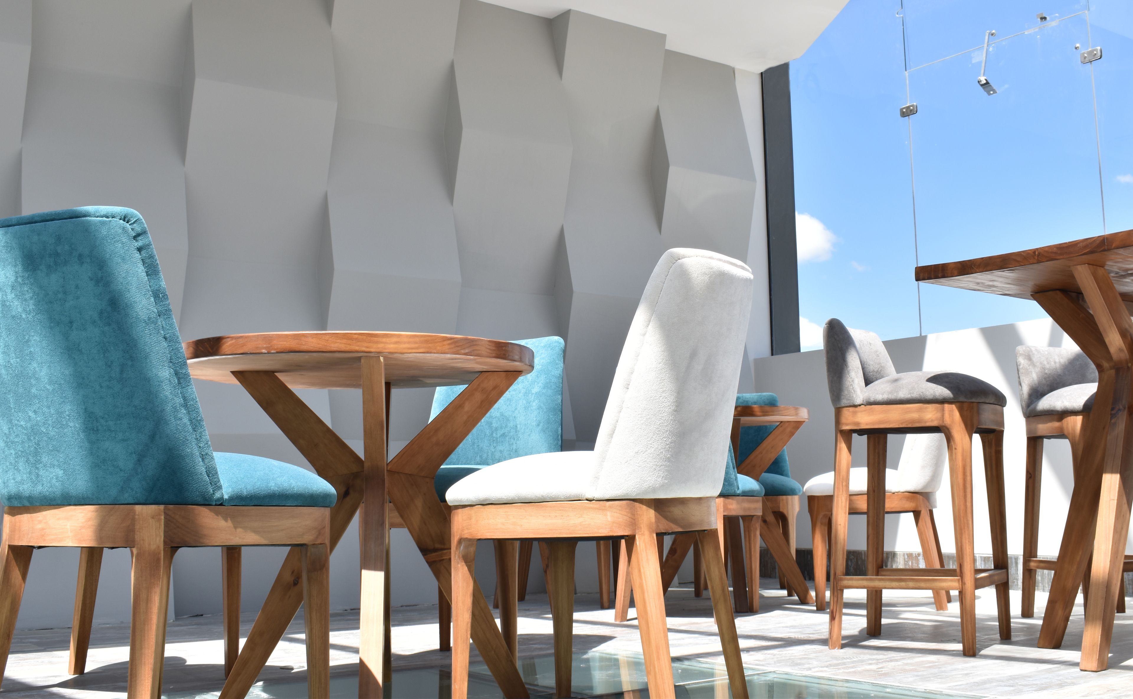 2 من البارات/الاستراحات