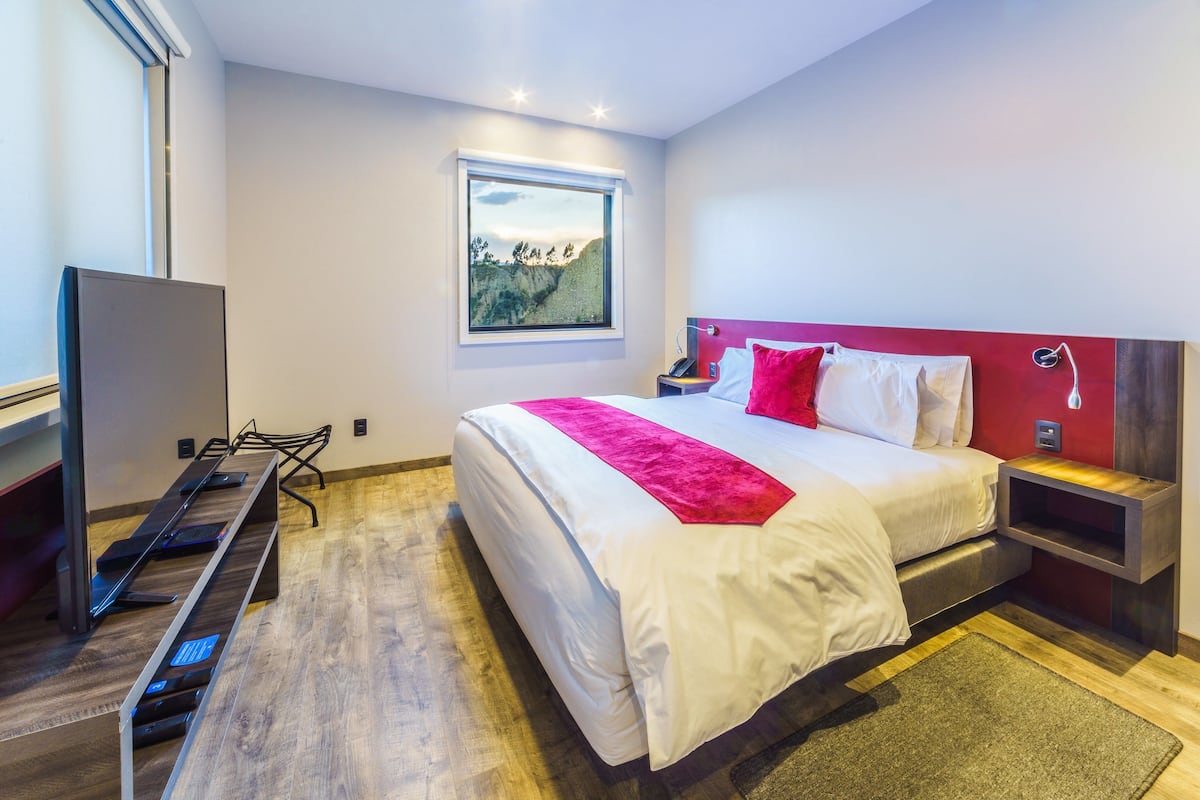 1 bedroom, minibar, in-room safe, desk