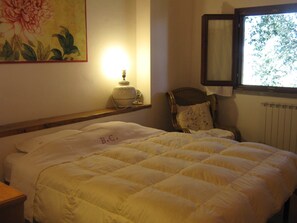 Individually furnished, free cots/infant beds, free WiFi, bed sheets - Agriturismo il Poderino (Cinigiano)