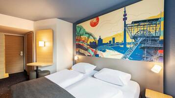 Doppelzimmer | Schreibtisch, Verdunkelungsvorhänge, schallisolierte Zimmer