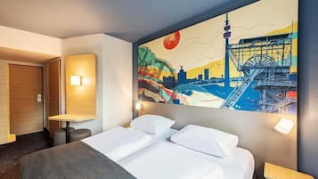 Double Room | Desk, blackout drapes, soundproofing, WiFi (free)