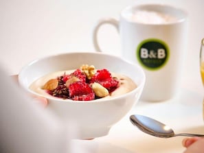 Päivittäinen buffetaamiainen maksusta