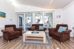 TV - Vacation cottage Inga, Germany (Esens)